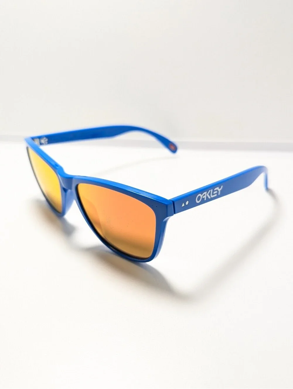 Oakley Frogskins 35th Anniversary OO9444 Sunglasses PRIZM Ruby Lens 57-16-143